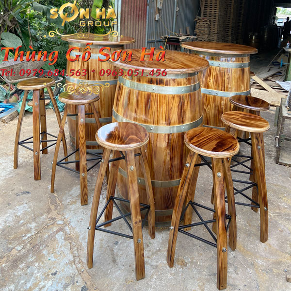 Chất liệu làm bàn ghế thùng gỗ sồi