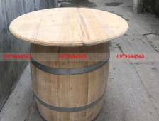 Bàn rượu thùng gỗ thông để mộc