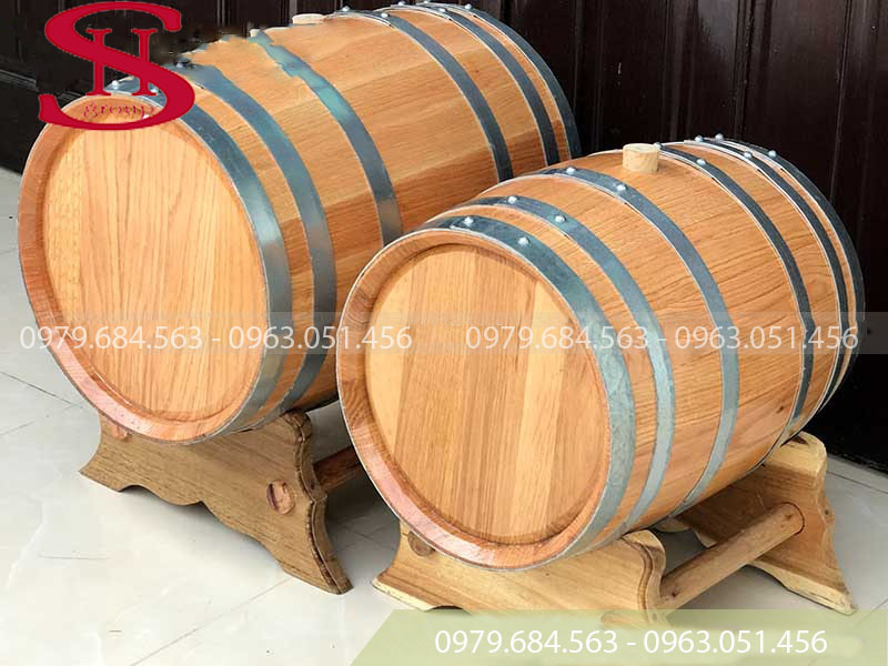 Thùng gỗ sồi đựng rượu vang