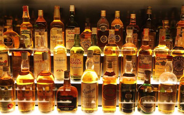 Rượu Whisky là gì? Một số loại rượu Whisky phổ biến